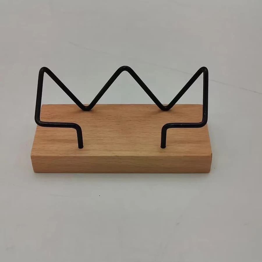 Drewniany stojak na wizytówki