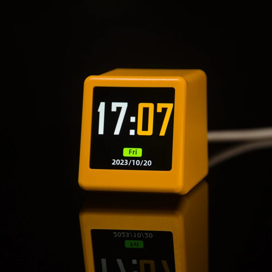 Smart stacja pogodowa WiFi z zegarem i animacjami GIF – GeekMagic