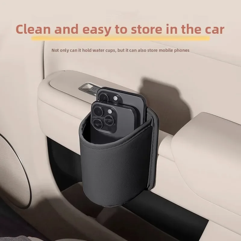 Samochodowy organizer boczny z uchwytem na kubek